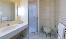 Komfort_Doppelzimmer_Vogesen_Bad.jpg